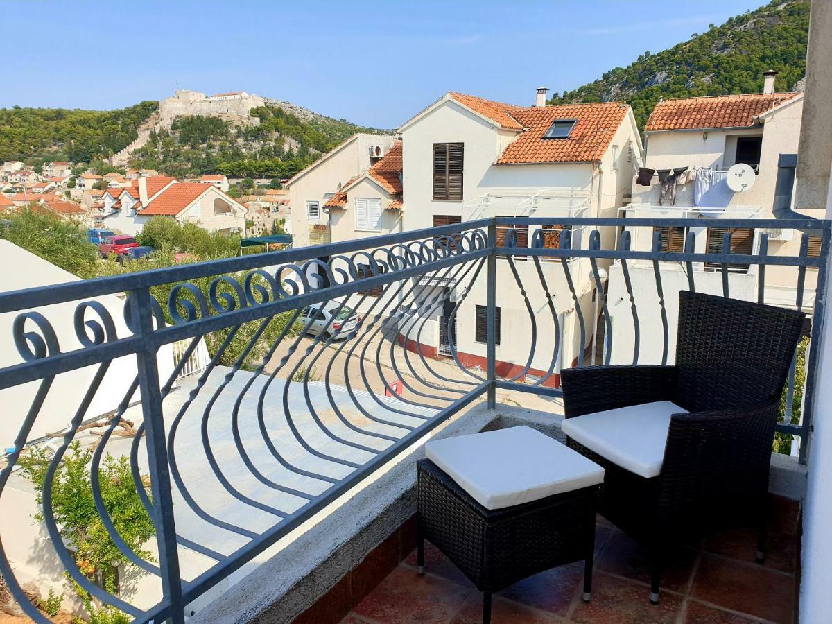 Sandra Hvar * Hvar Town